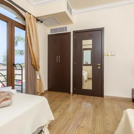 Elysia Villa Paralimni